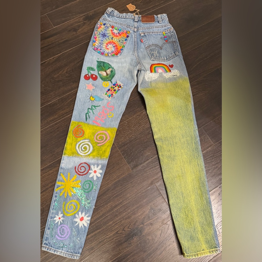 Levi's Women's Straight Leg Jeans with Artistic Patterns - Picture 1 of 11
